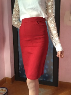 Thanh lý chân váy đen, đỏ
