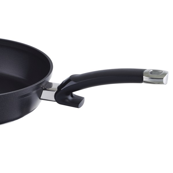 Chảo chống dính Fissler Alux 28cm cao cấp-Made in Germany