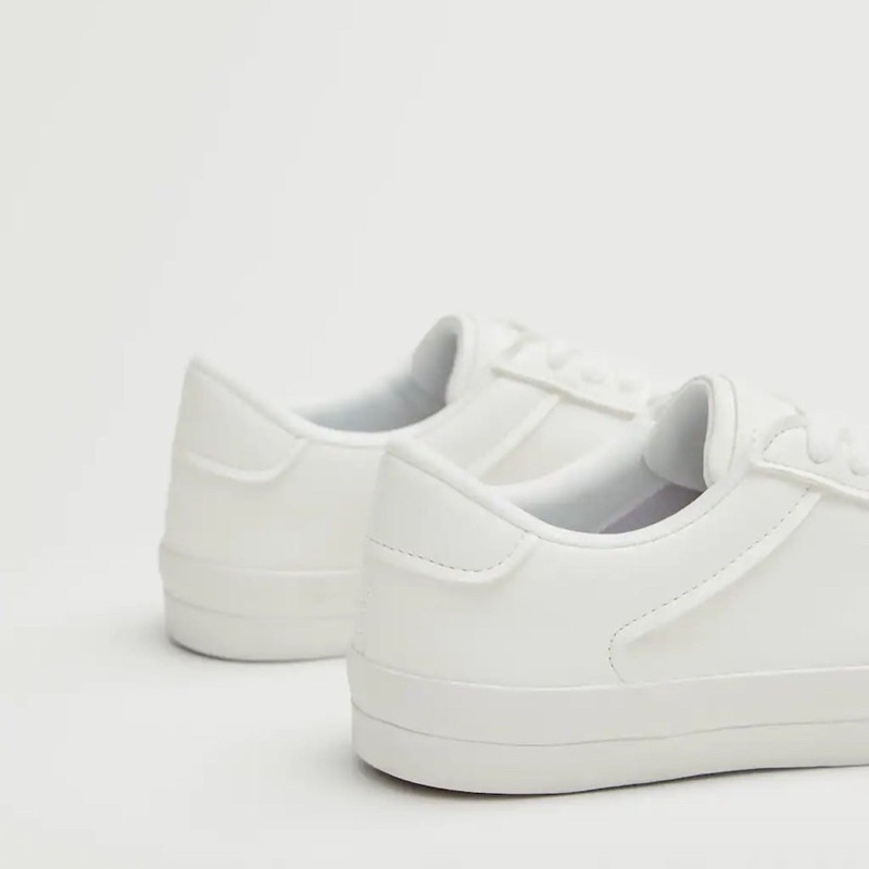 Giày sneaker trắng đế bằng, viền mũi đế màu nâu