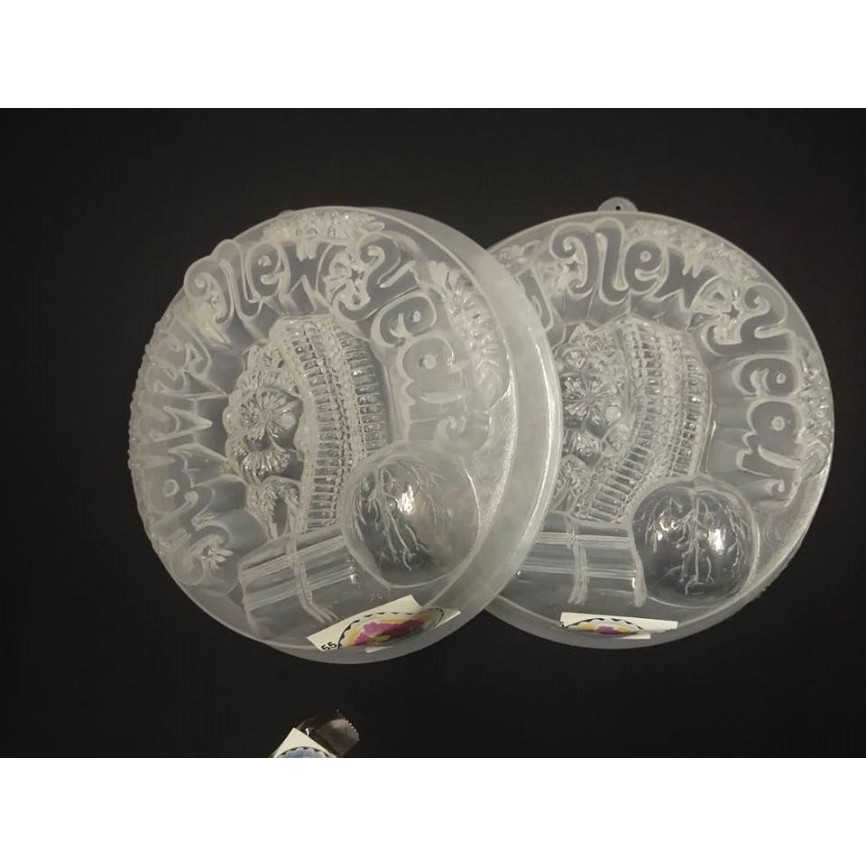 KHUÔN RAU  NHỰA TRÒN  HAPPY NEW YEAR 19 X 19 X 4.5 CM