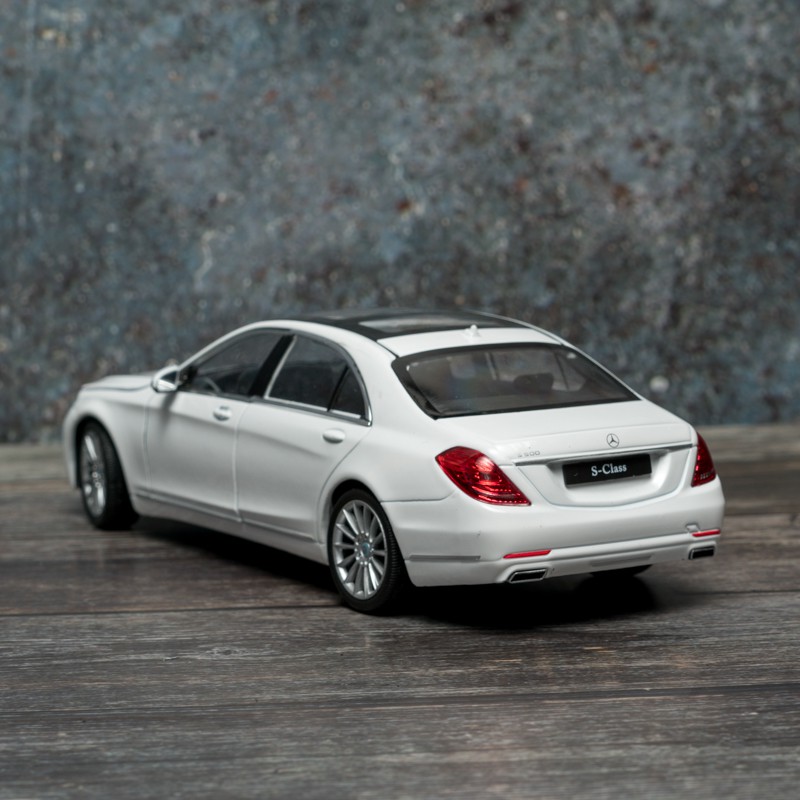 Mô Hình Xe Mescerdes S Class