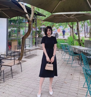 Đầm thắt nơ xẻ lưng sau