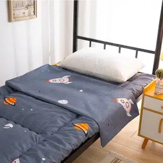 Nệm đơn siêu mềm trong phòng ngủ tập thể đơn có thể gấp lại