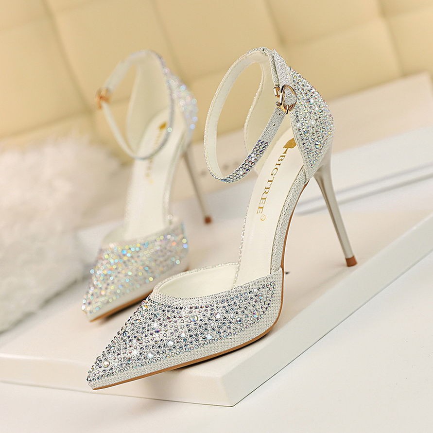 Xuân / Hè 2021 mới thời trang Hàn Quốc khóa từ đơn giày rhinestone cưới cô gái mũi nhọn dép cao gót [phát hành