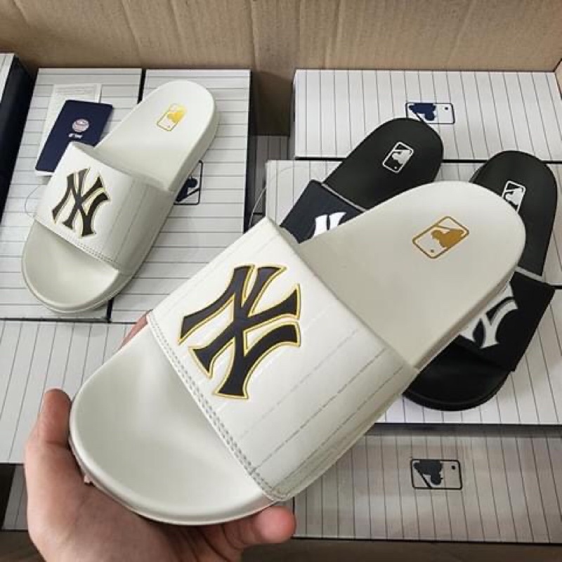 DÉP MLB NEW MOUND NEW YORK