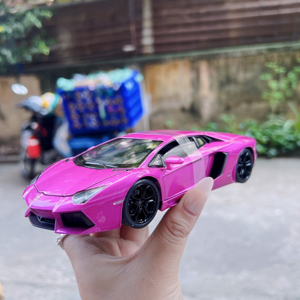 Mô hình xe Lamborghini Aventador LP700 1:24 Welly