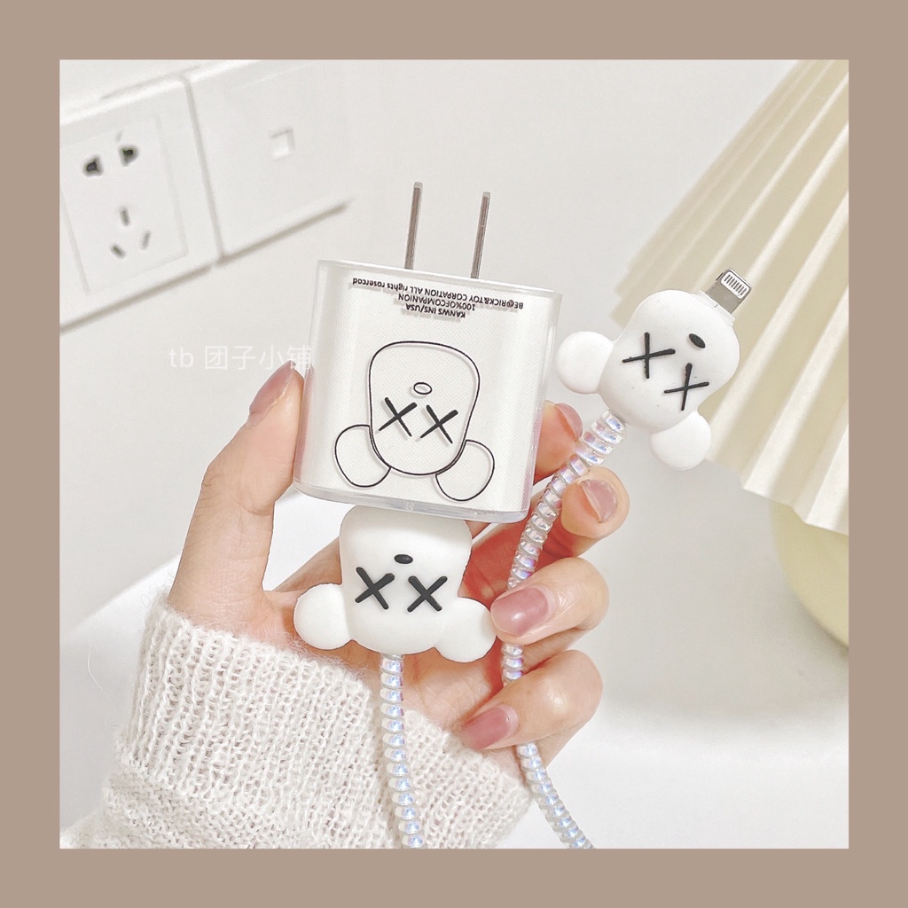 Bộ 5 Phụ Kiện Bảo Vệ Đầu Dây Cáp Sạc Bằng Silicon Trong Suốt Hình Gấu Dễ Thương Cho iP20W/18W