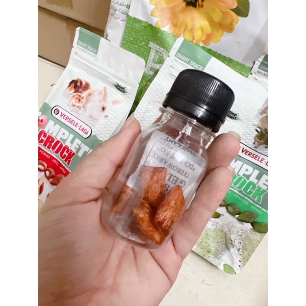 Snack thưởng Versele - Laga Crock. Bánh dinh dưỡng cho hamster/thỏ/chinchillas/sóc.Hũ nhỏ 5 viên