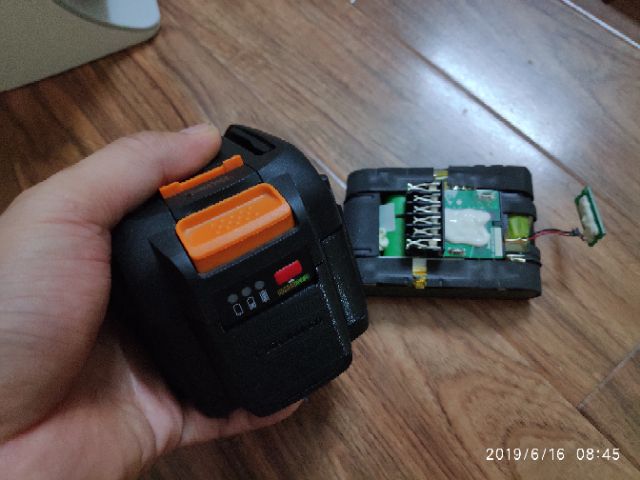 Miếng chèn tăng chiều cao cho vỏ pin WORX 20v