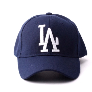 Young dynamic style embroidered cap for both men and women