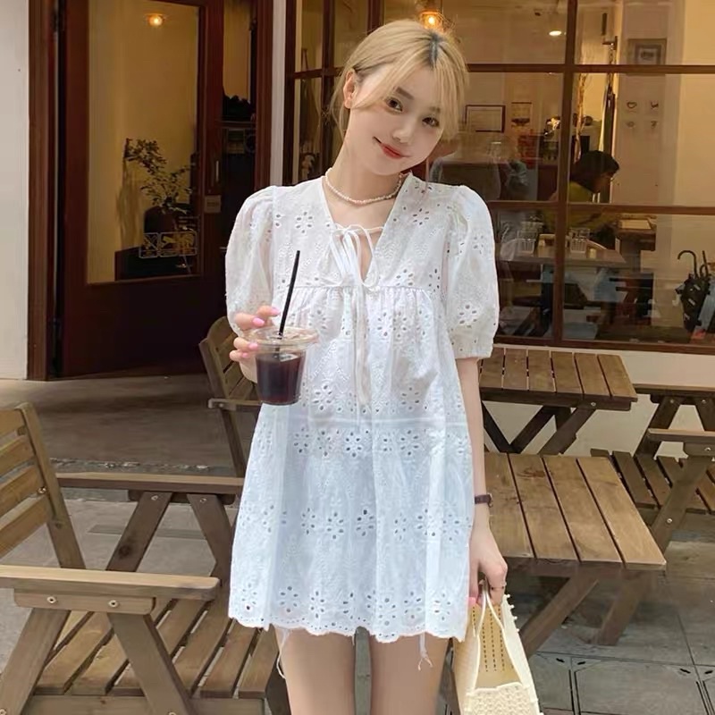 (SẴN S) Đầm babydoll vải ren thô cổ V buộc nơ dáng ngắn cho nữ