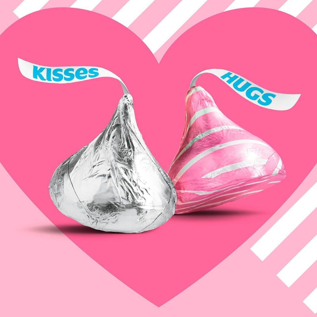 MẪU VALENTINE TÚI 666g SOCOLA SỮA &amp; KEM Hershey's Valentine's Hugs &amp; Kisses Assortment, GIẤY BẠC &amp; HỒNG NGỌT NGÀO