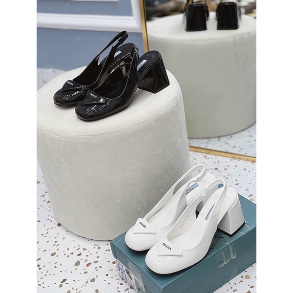 Sandal quai hậu ngang mũi tròn Prada đế dập