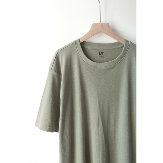 Áo thun UT của Uniqlo, xuất dư xịn