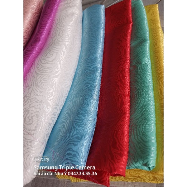 Vải gấm lụa hoa hồng