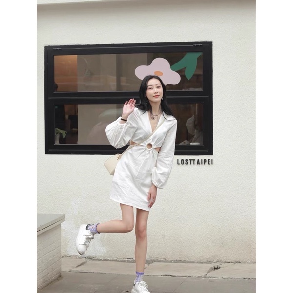 VN681 - VÁY LIEN TRẮNG KHOÉT EO DÀI TAY BỒNG