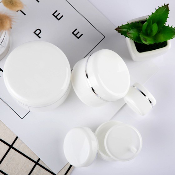 Hũ Chiết Mỹ Phẩm Màu Trắng Nhựa Cao Cấp 20g,30g,50g100g200g  Clovershop68