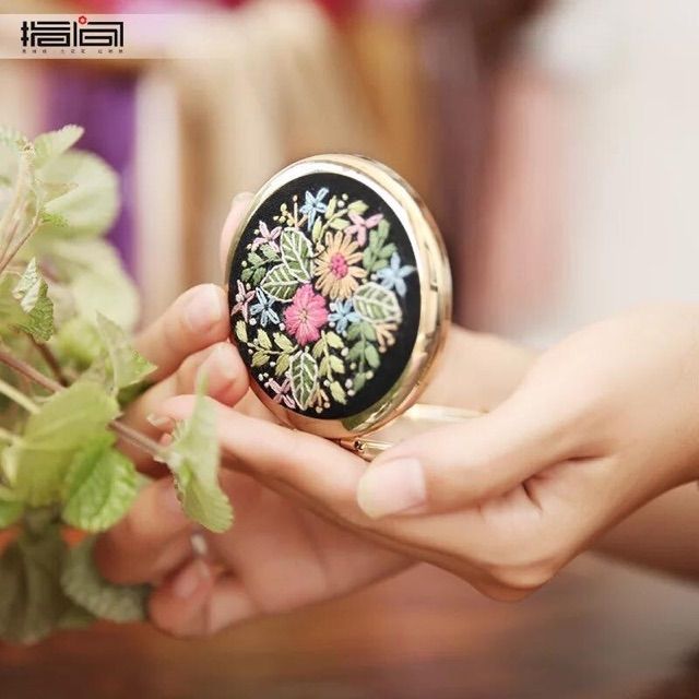 Set gương thêu dễ thương