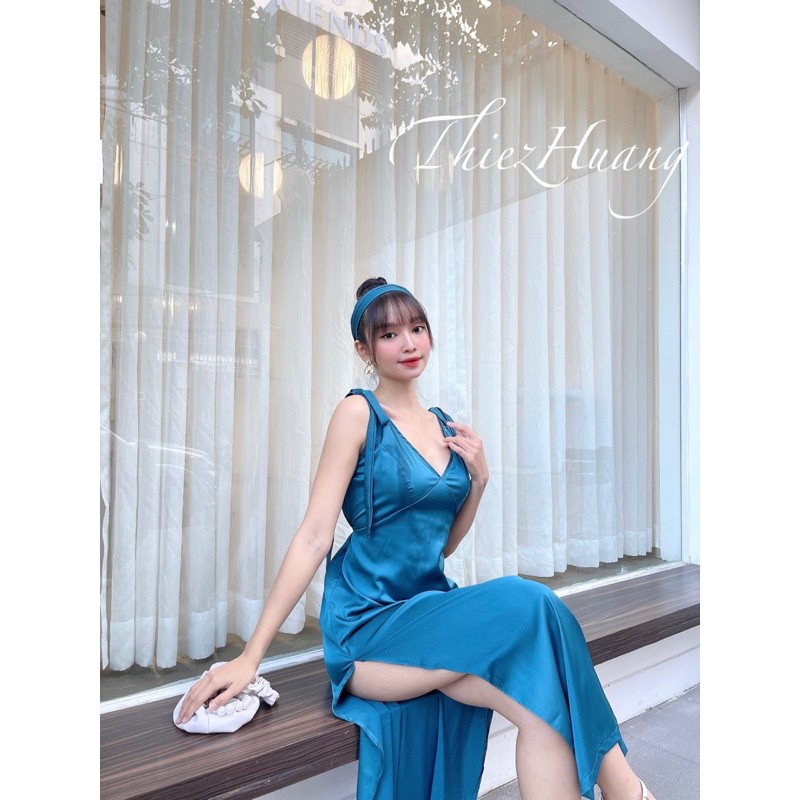 Đầm maxi lụa dáng dài hở lưng , trẻ trung