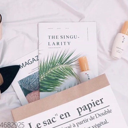 Túi giấy đựng đồ hoặc trang trí khi chụp ảnh sản phẩm