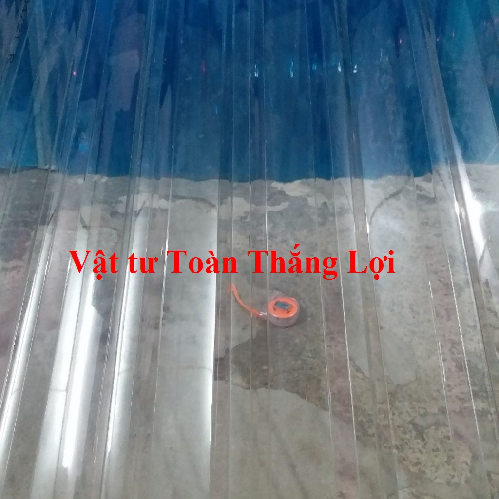 (Khổ rộng 1,07m x dài 2m x dày 5.9 dem) tôn nhựa PoLy lấy ánh sáng màu TRONG SUỐT che nắng mưa