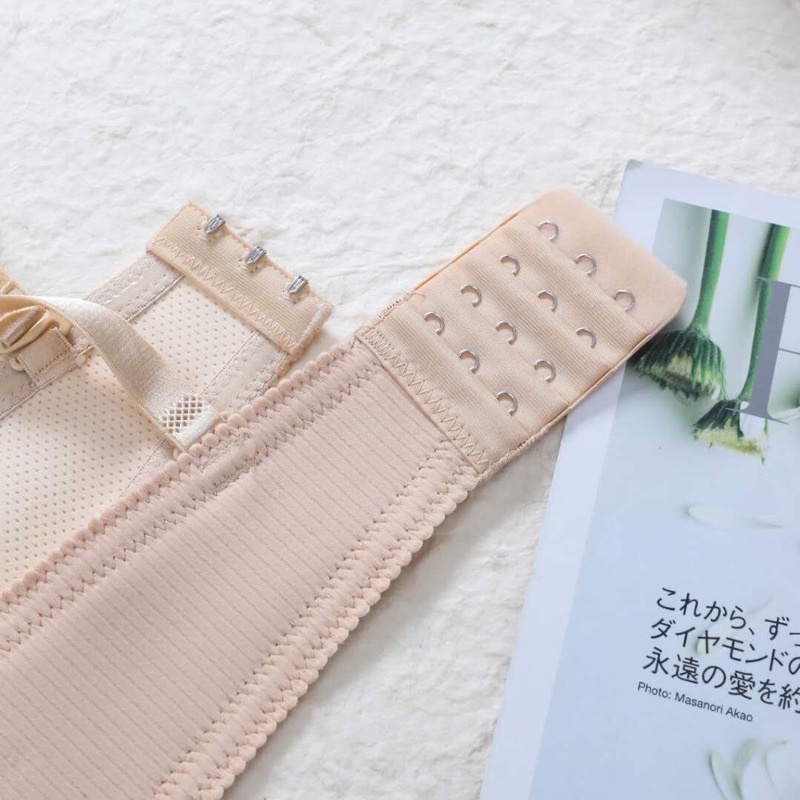 Áo lót cao su non, thông hơi, chạy viền silicon chống tụt, không gọng,quả tròn,mút đệm dày nâng ngực. By SUMO Underwear.