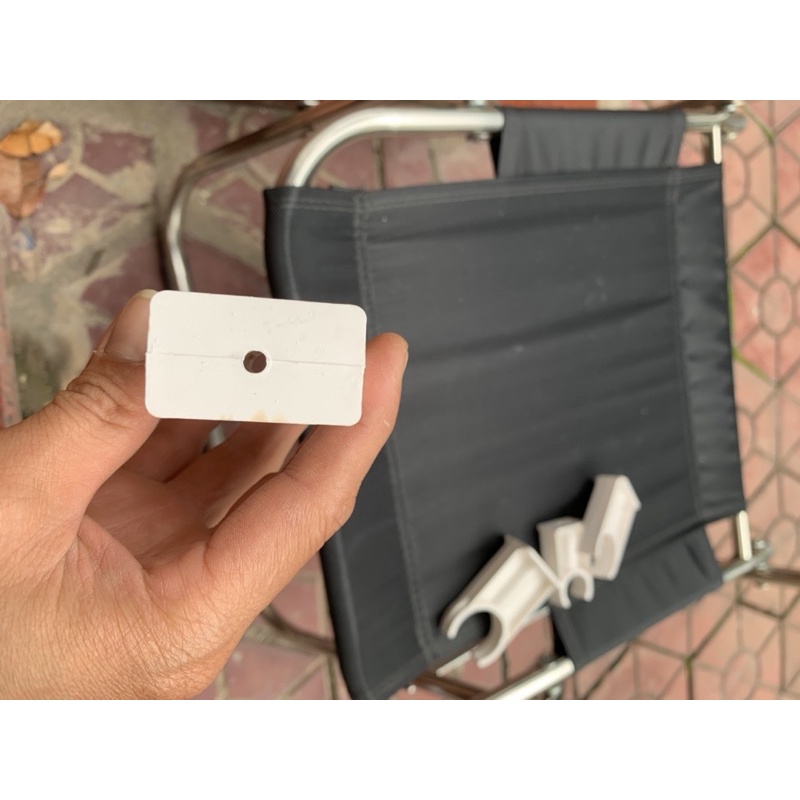 Kẹp ống nước bể cá cảnh