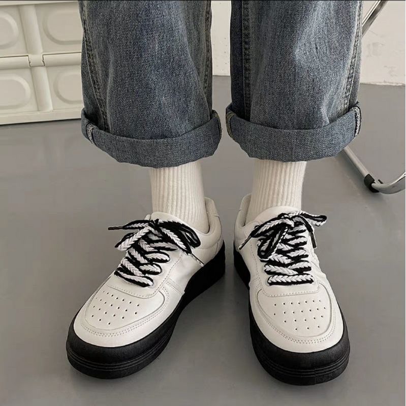 Giày Thể Thao Nữ Đế Đen Phối họa tiết