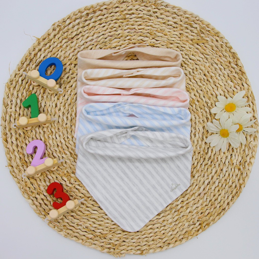 SET 2 YẾM TAM GIÁC COTTON MUSLIN GIỮ ẤM CỔ COMFYBABY (katydang)