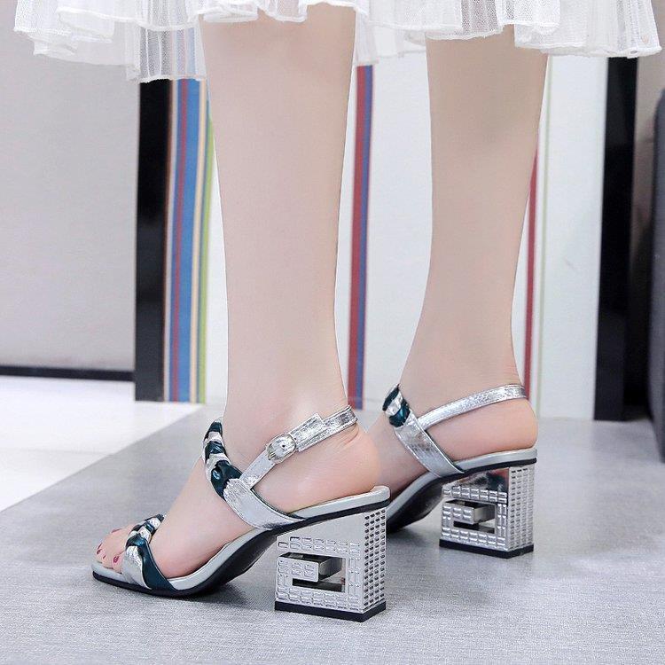 Xăng đan Đế Dày Khóa Cài Một Đường Viền Phong Cách Âu Mỹ Thời Trang Mùa Hè Cho Nữ