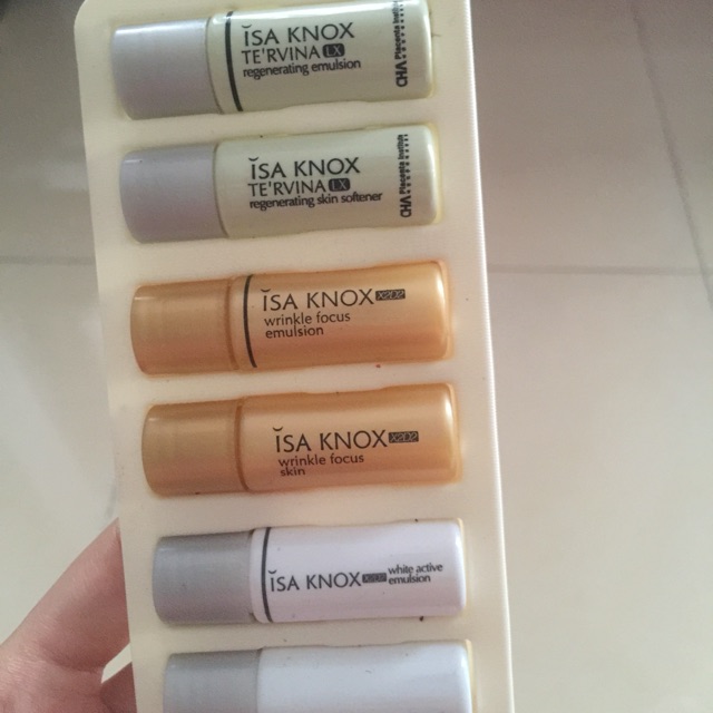 Dưỡng da mini ISA KNOX
