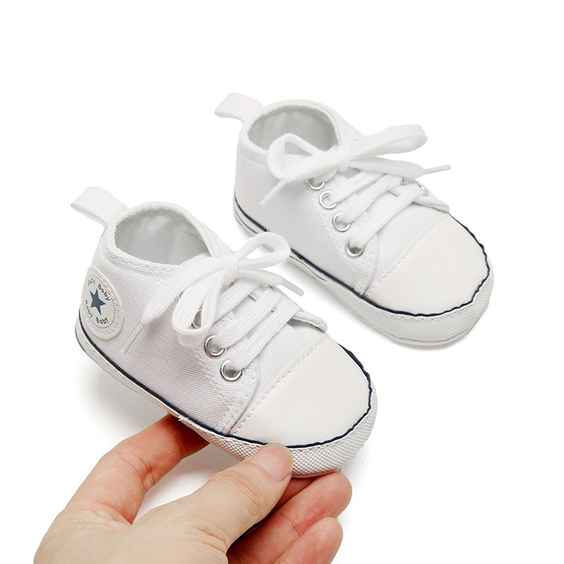 Giày tập đi cực chất phong cách cho bé