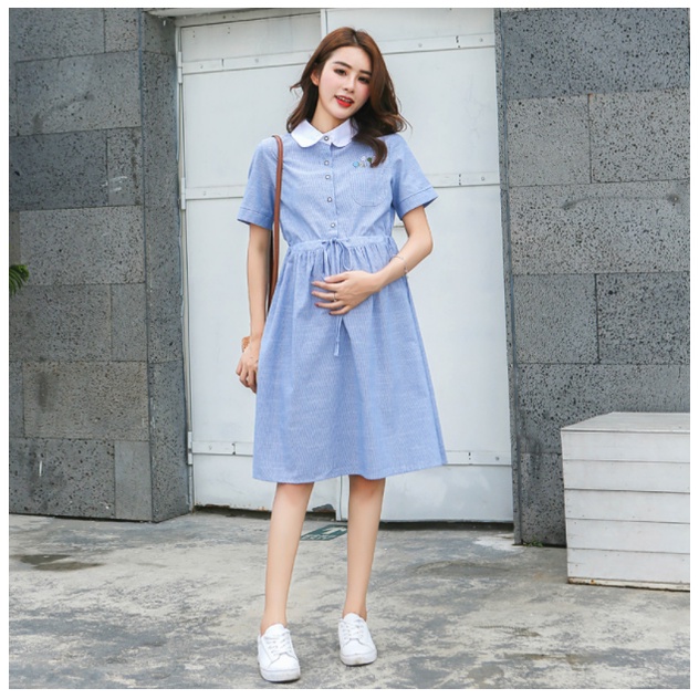 ĐẦM BẦU VÁY BẦU CỔ LÁ SEN TRẮNG (sau sanh có nút mở cho bé bú )