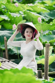 Áo dài trắng kỉ yếu