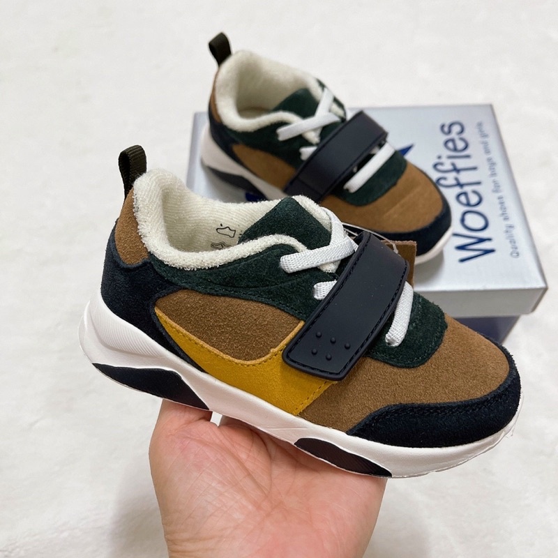 Snecker bé trai da lộn