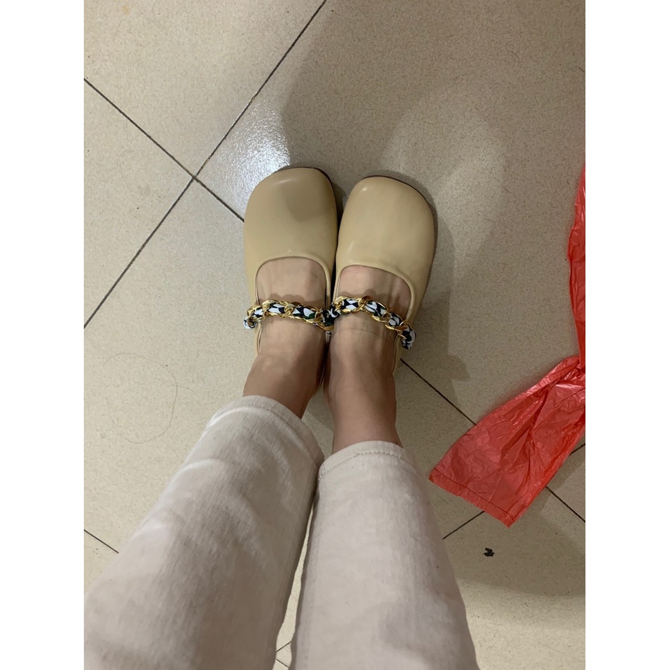 Giày sục nữ da trơn quai xích soắn vải nâu và be