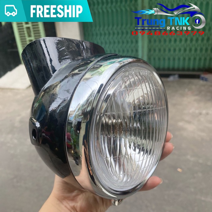 Đèn pha xe 67 luôn gáo bằng sắt.