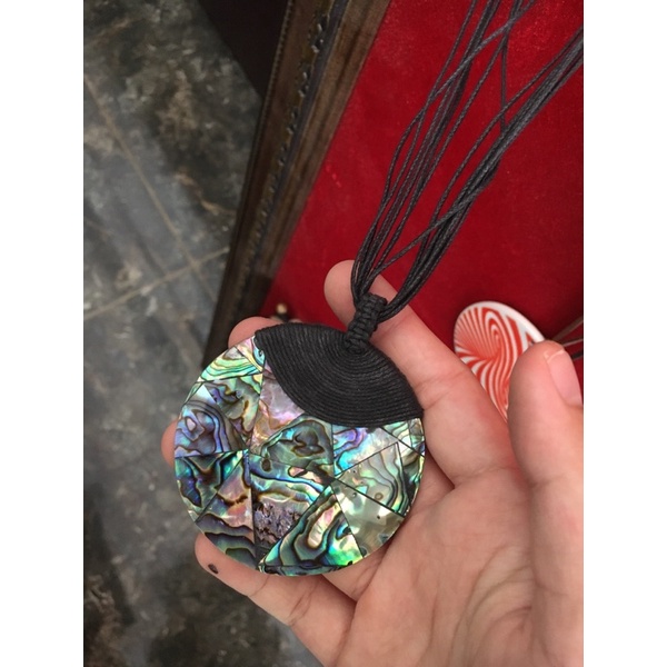 Vòng cổ khảm trai mặt tròn dây ngắn