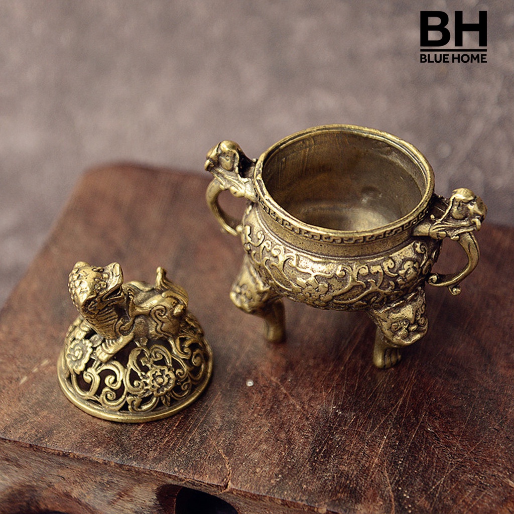 Lư hương đồng thau hình hoa sen trang trí bàn thờ
