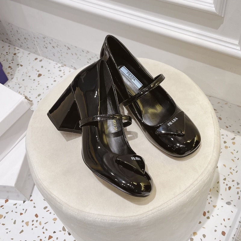 Giày cao gót prada mũi tròn gót vuông 7p hàng Spf