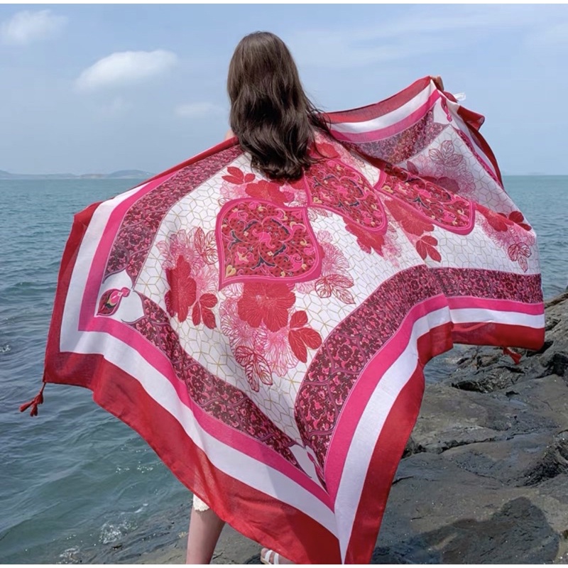 Khăn choàng cổ in hoa văn màu hồng size 90x180cm