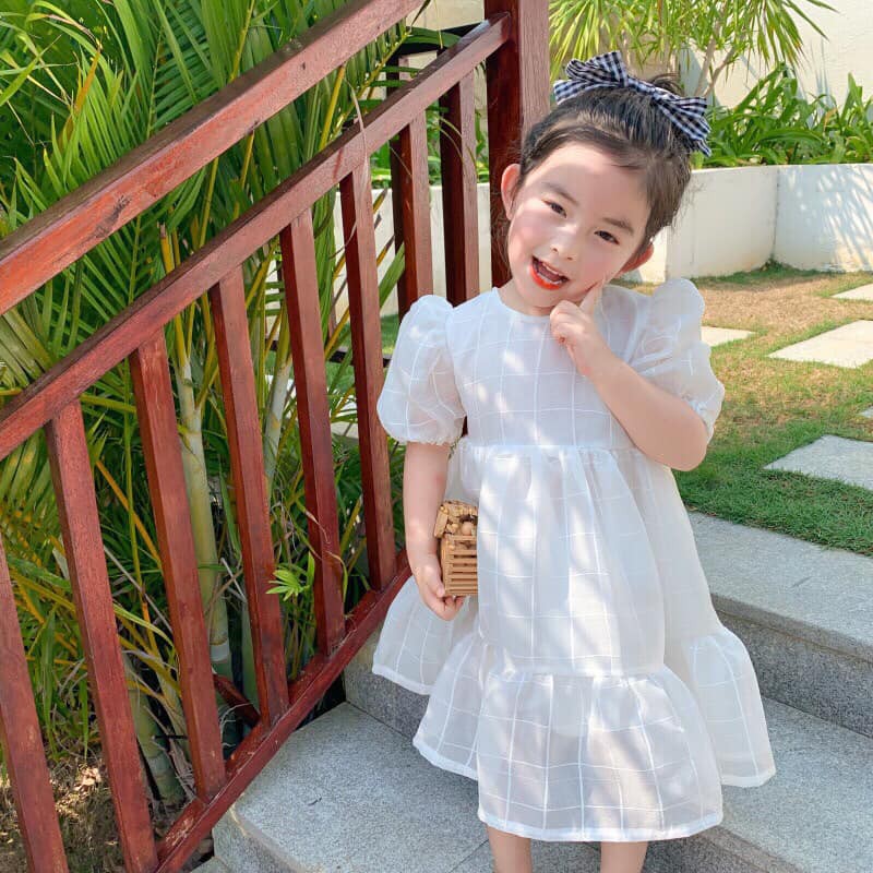 Váy cồng chúa amu màu trắng, chất vải tơ đũi mặc hè mát lịm,thiết kế dáng babydoll cho bé từ 14-18kg.