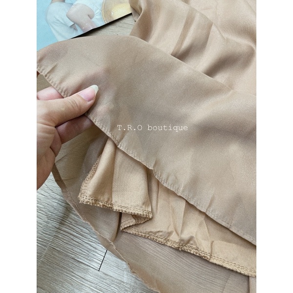 Váy cổ vuông tay bồng dáng xoè