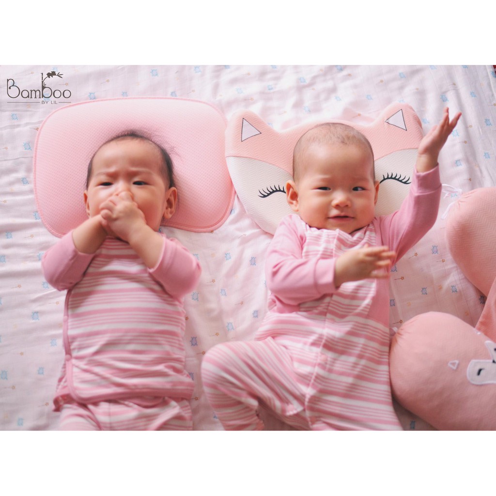 Bộ gối cao su non, gối chặn Little Love vỏ Modal thêu hình gấu, hình cáo