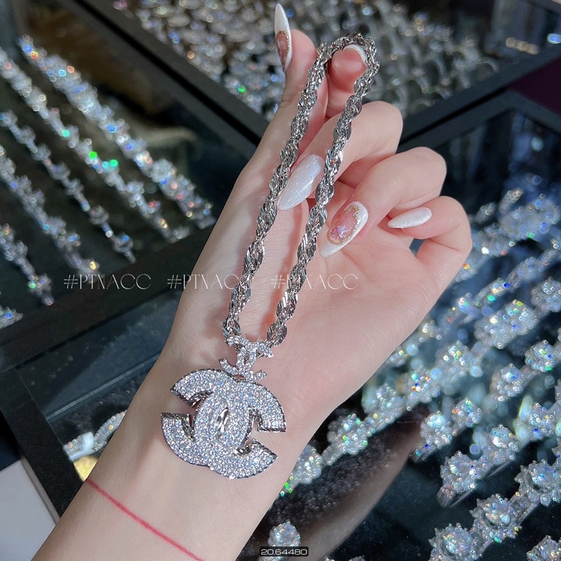 Mặt lẻ dây chuyền logo thương hiệu đính full soàn tấm xi bạch kim, xi mạ vàng .PTNACC.