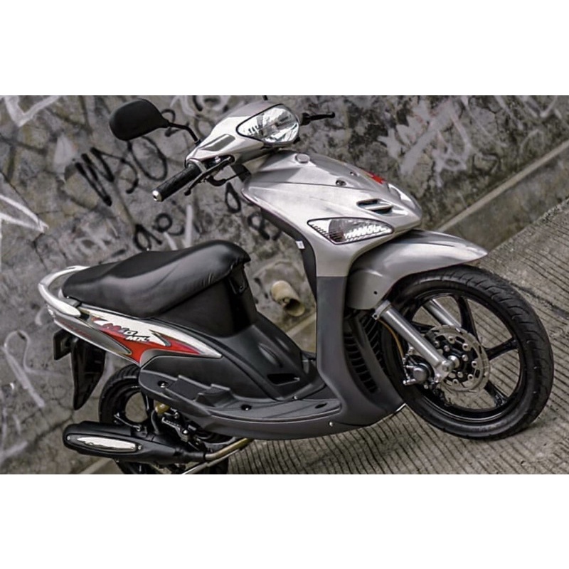 Tem Mio Mx đỏ dán xe trắng bạc