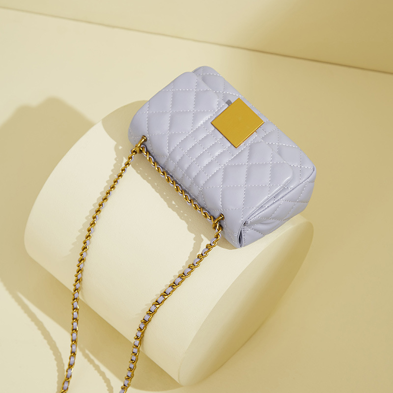 Túi Xách Đeo Chéo Đính Đá Phối Dây Xích Thời Trang Dành Cho Nữ