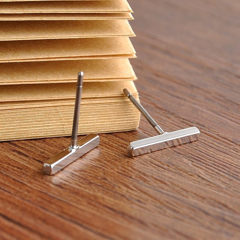 Đôi Khuyên Tai Hình Chữ T Thời Trang Cho Nữ