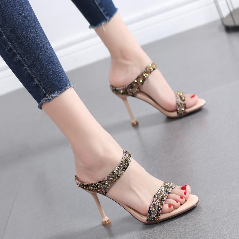 Giày Cao Gót Mũi Vuông Đính Đinh Tán Kim Loại Phong Cách Âu Mỹ Mới