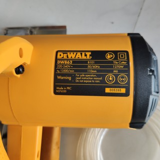 Máy cắt gạch Dewalt DW862